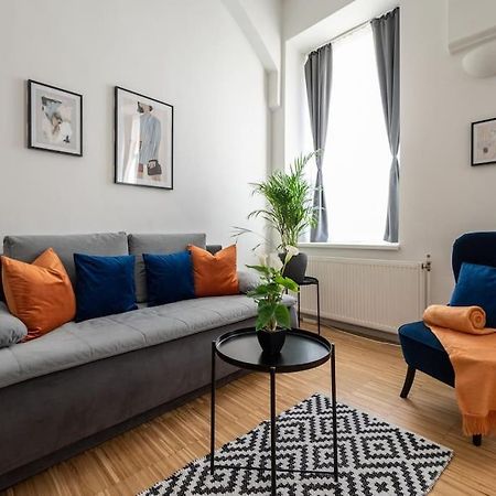 Pristine 1Br Steps From City By Hm Wenen Buitenkant foto