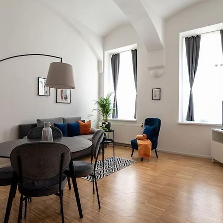 Pristine 1Br Steps From City By Hm Wenen Buitenkant foto
